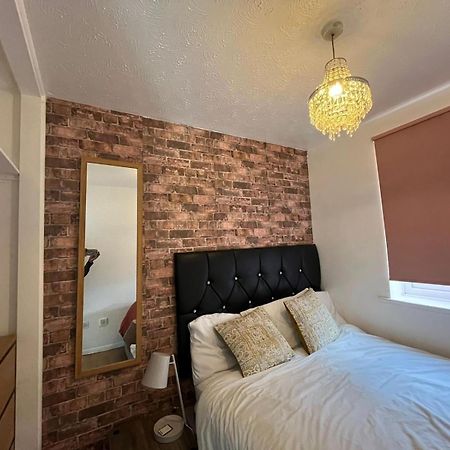 Stunning 1 bedroom apartment in Dagenham Exterior foto