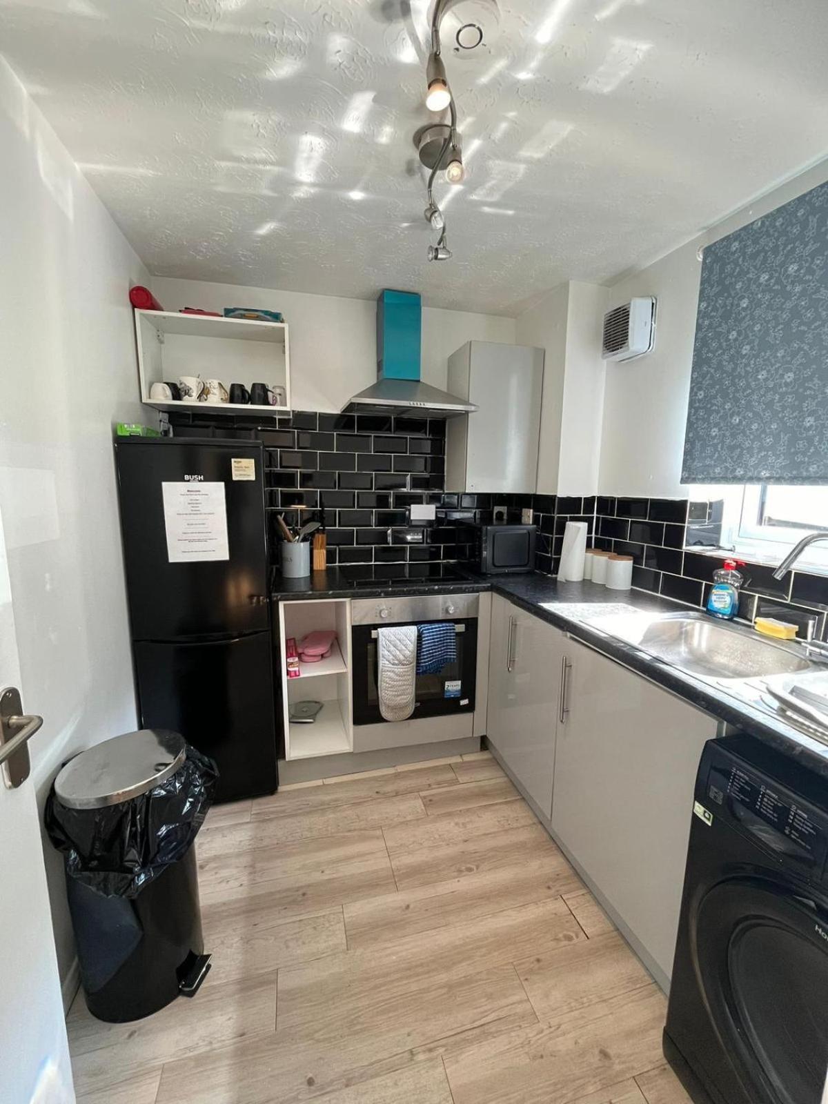 Stunning 1 bedroom apartment in Dagenham Exterior foto