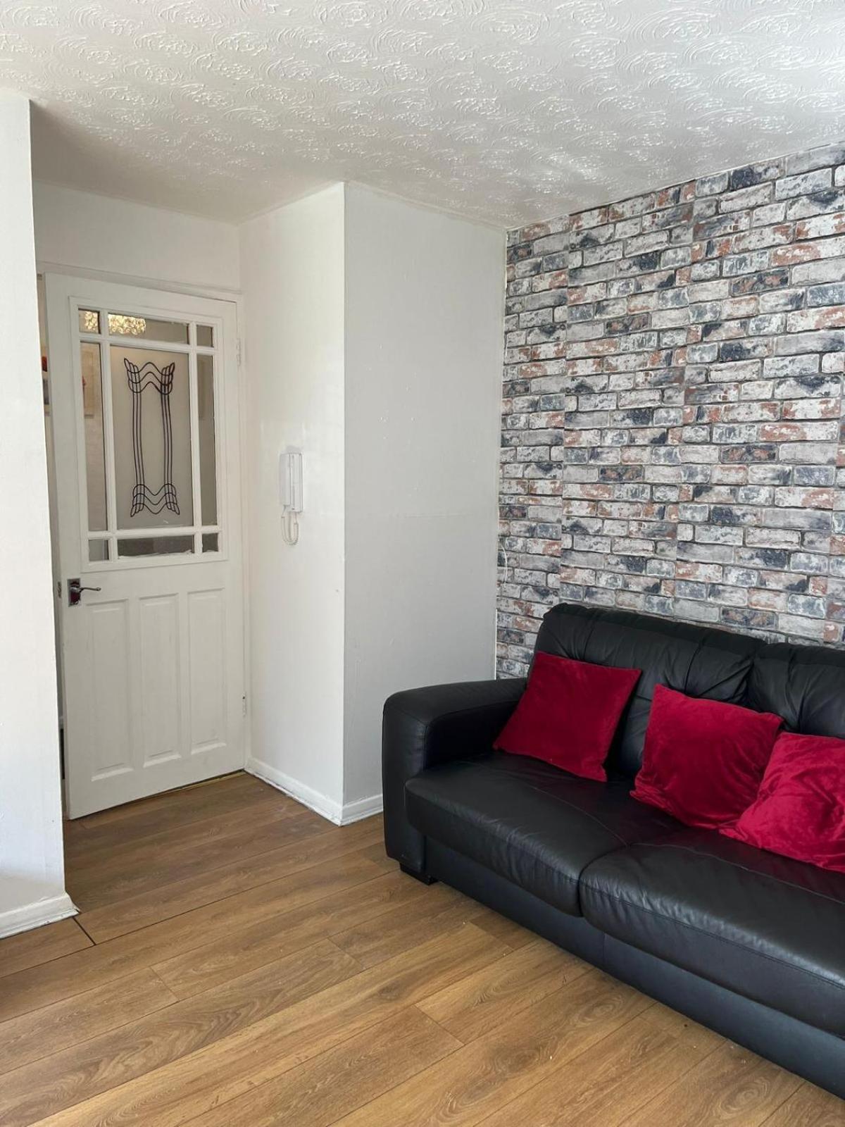 Stunning 1 bedroom apartment in Dagenham Exterior foto