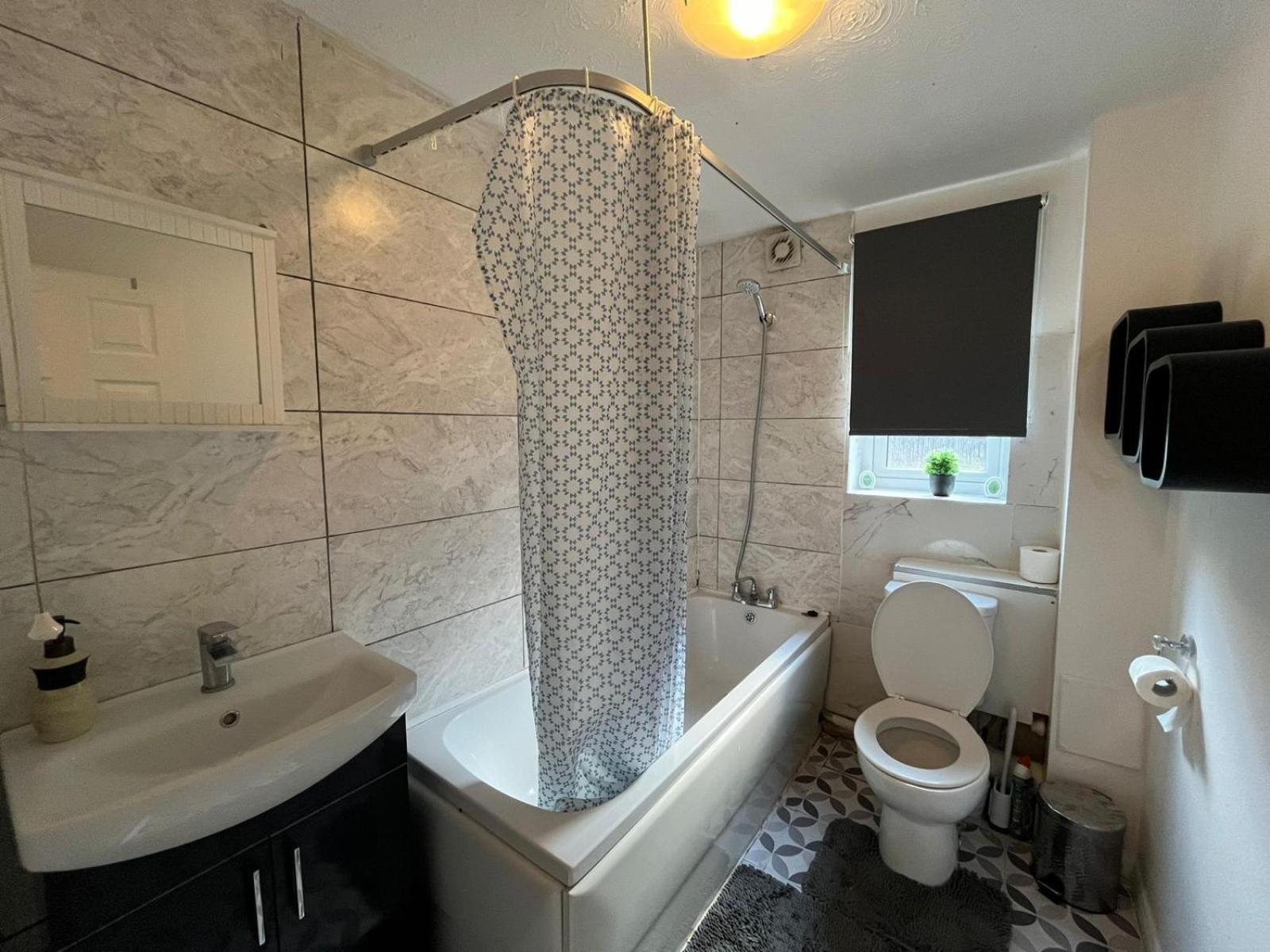 Stunning 1 bedroom apartment in Dagenham Exterior foto